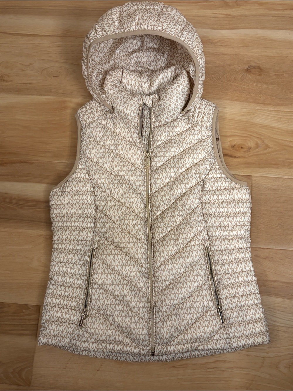 MICHAEL Michael Kors Cream Logo Puffer Hooded Vest